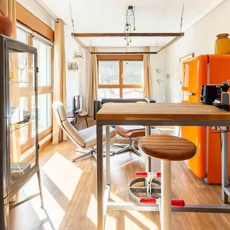 Loft Apartment *